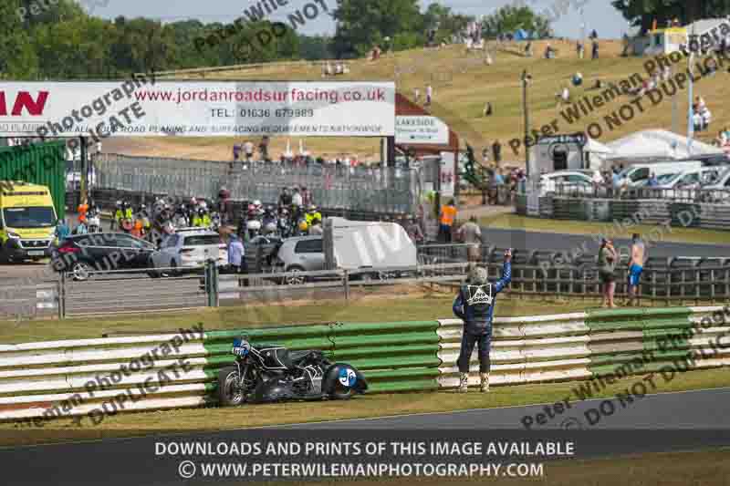 Vintage motorcycle club;eventdigitalimages;mallory park;mallory park trackday photographs;no limits trackdays;peter wileman photography;trackday digital images;trackday photos;vmcc festival 1000 bikes photographs